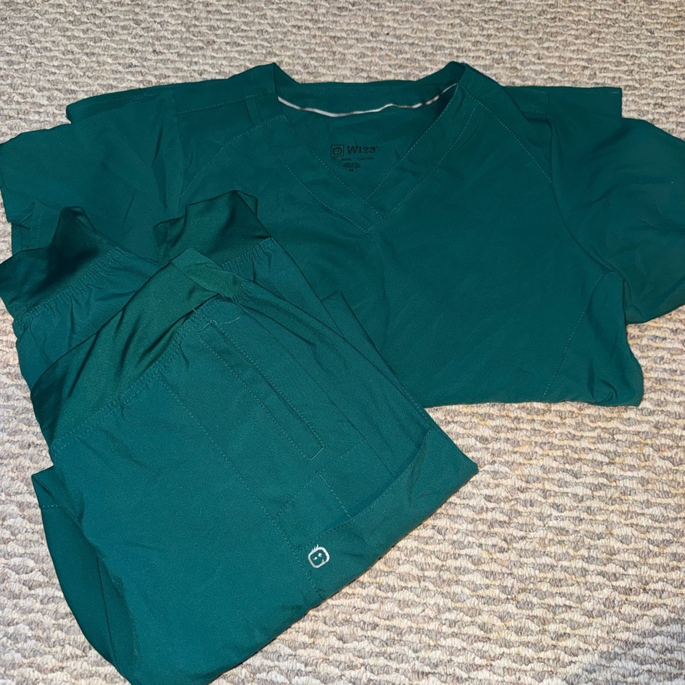 Green scrub set - jogger & short sleeve both have pockets!